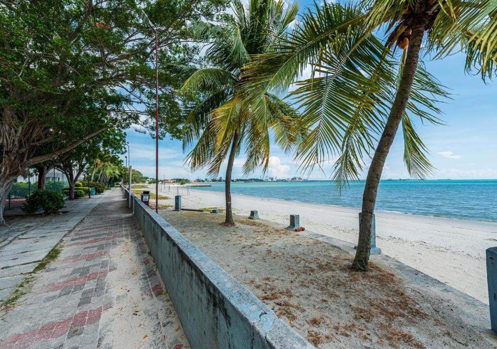 Glory Beach Private Resort 2Br Port Dickson Buitenkant foto
